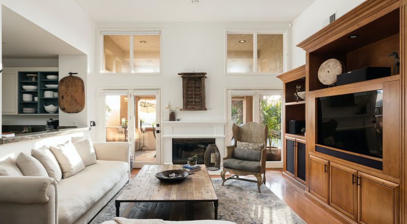 Photo of Hummingbird Dawn