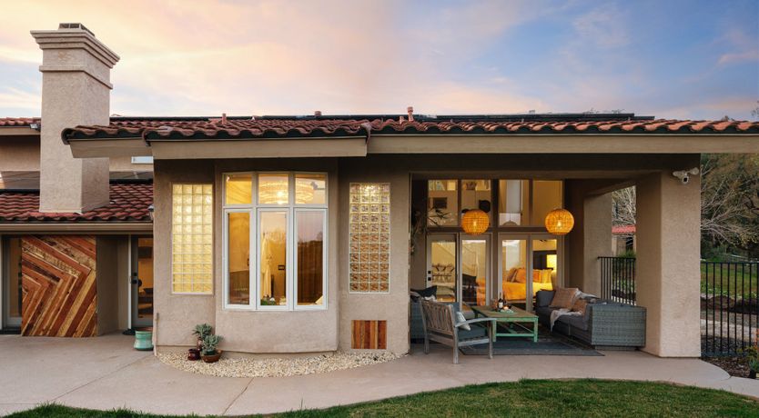 Photo of Hummingbird Dawn