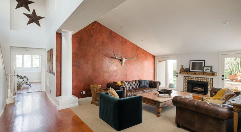 Photo of Hummingbird Dawn