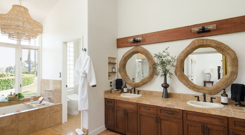 Photo of Hummingbird Dawn