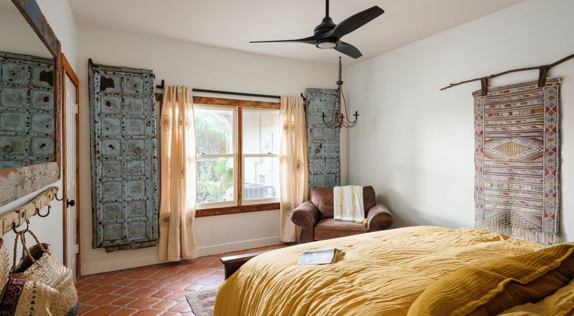 Photo of Hummingbird Dawn