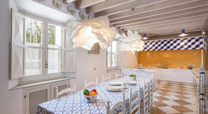 Photo of Enchants the Audience