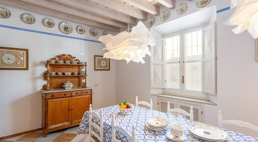 Photo of Enchants the Audience