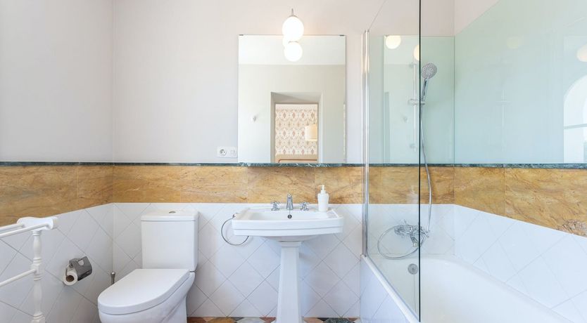 Photo of Enchants the Audience