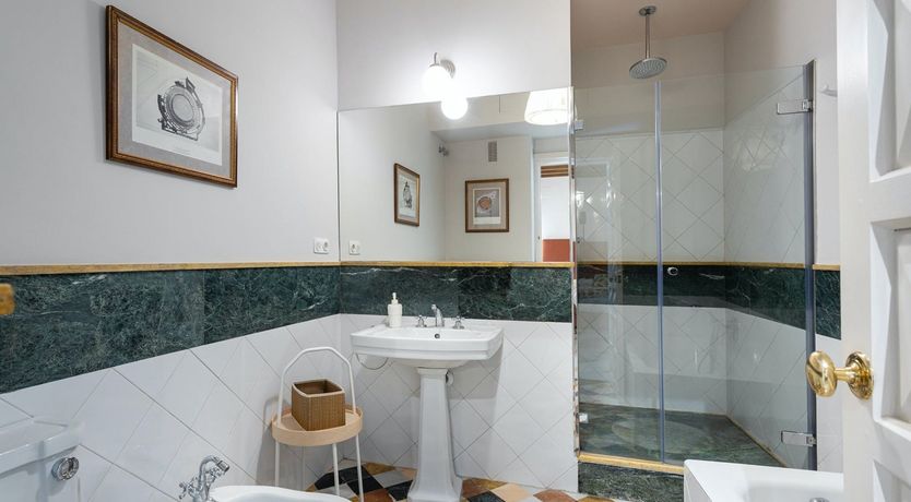 Photo of Enchants the Audience