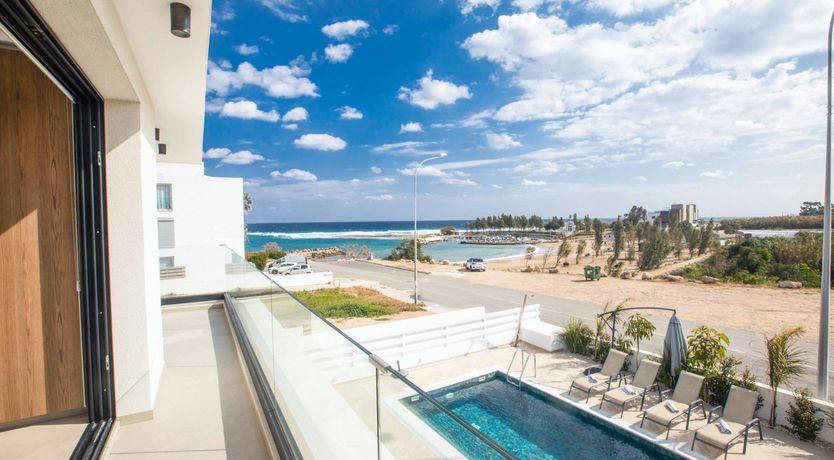 Photo of Moon on the Horizon