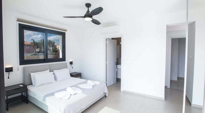 Photo of Moon on the Horizon