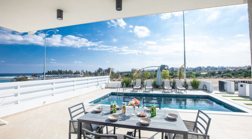 Photo of Moon on the Horizon