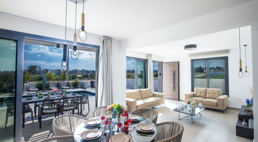 Photo of Moon on the Horizon