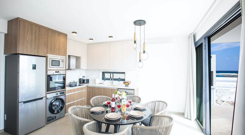 Photo of Moon on the Horizon