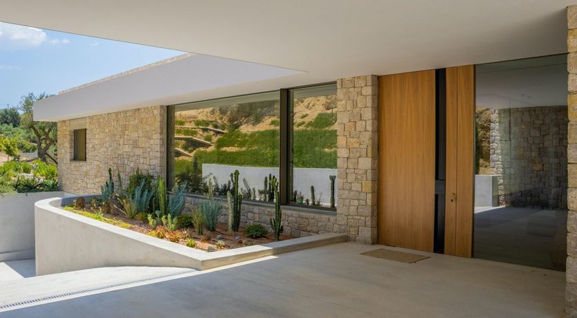 Photo of Grecian Gaze