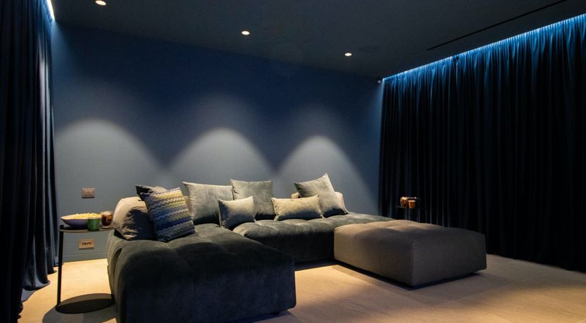 Photo of Grecian Gaze