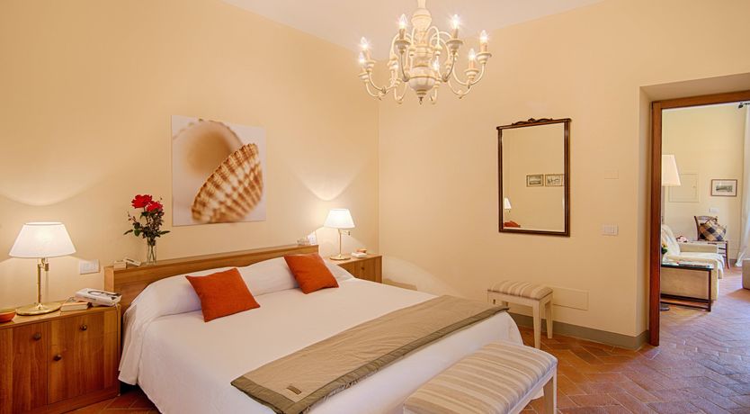 Photo of Tuscan Wisteria