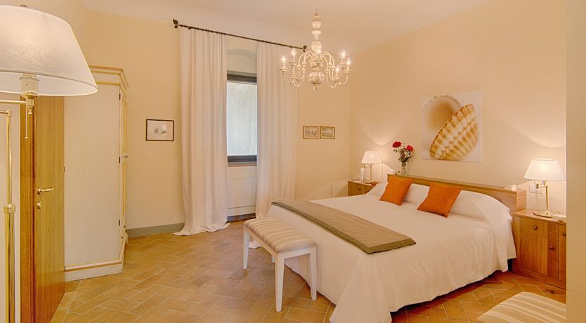 Photo of Tuscan Wisteria