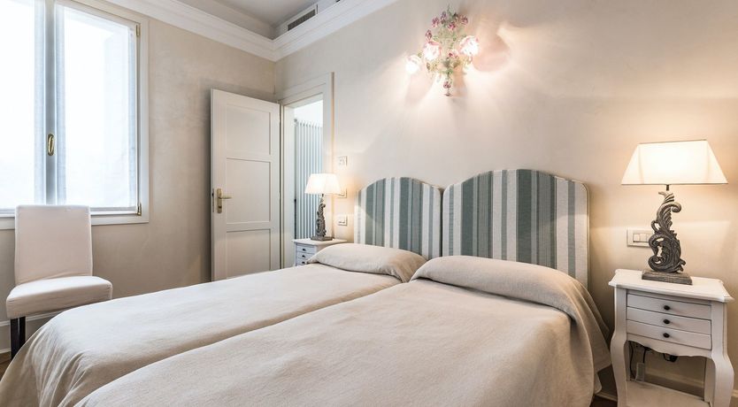 Photo of Venetian Palms