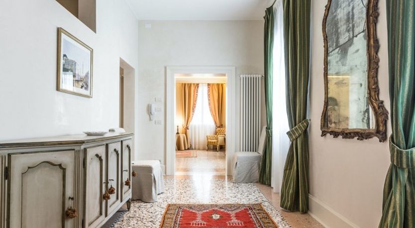 Photo of Venetian Palms