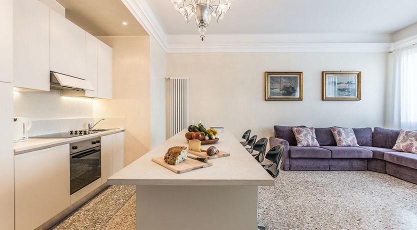 Photo of Venetian Palms