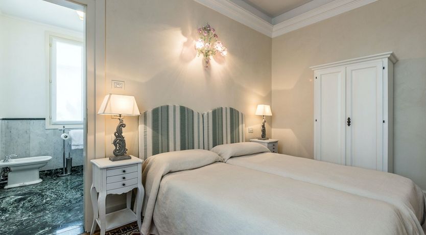 Photo of Venetian Palms