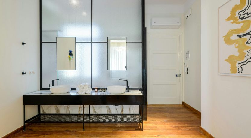 Photo of The Greek Light