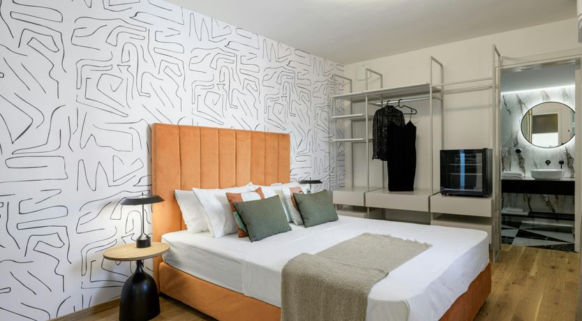 Photo of The Greek Light