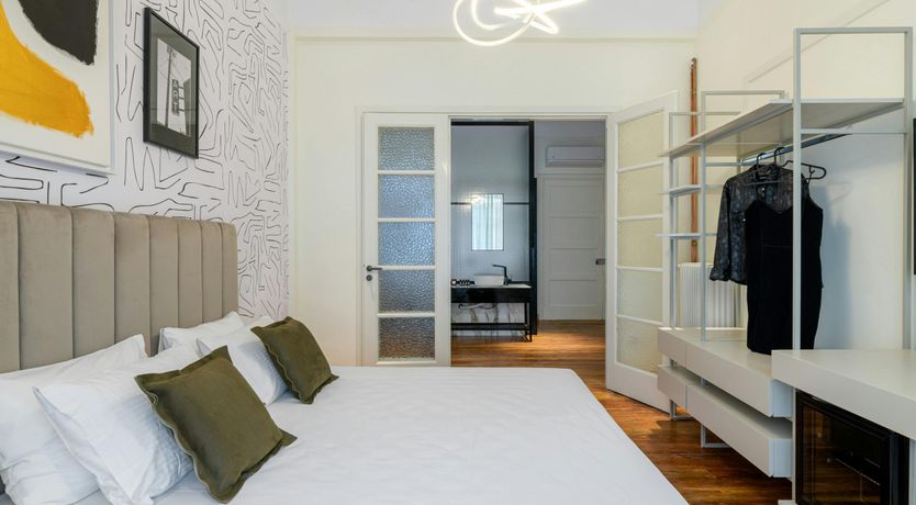 Photo of The Greek Light