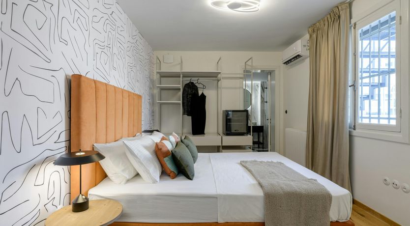 Photo of The Greek Light