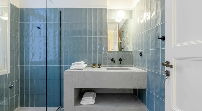 Photo of The Greek Light