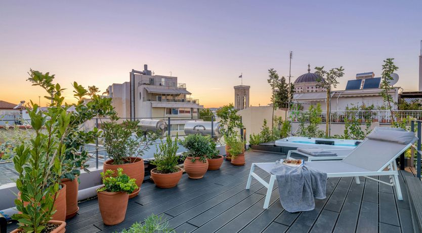 Photo of The Greek Light