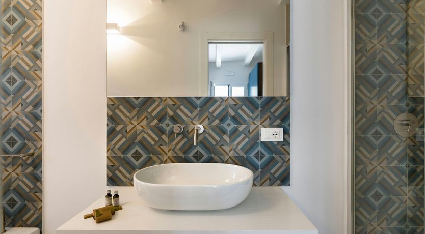 Photo of The Shoreline