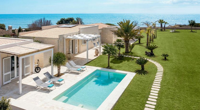 Photo of The Shoreline