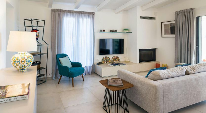 Photo of The Shoreline