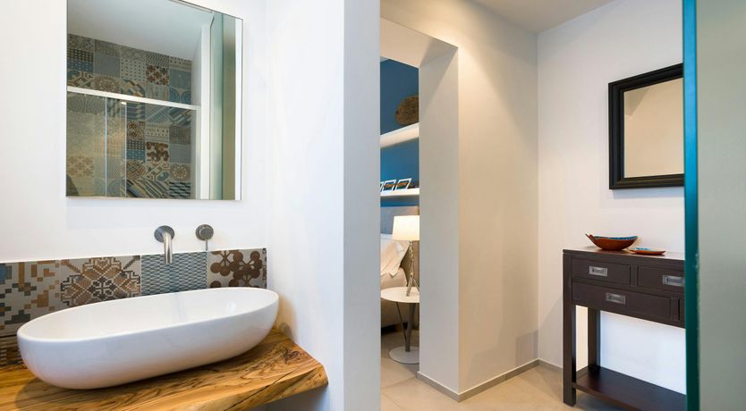 Photo of The Shoreline