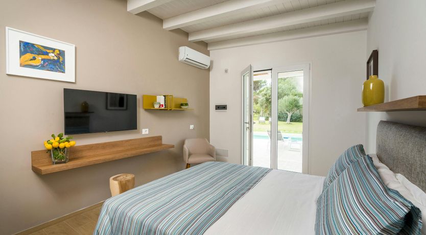 Photo of The Shoreline