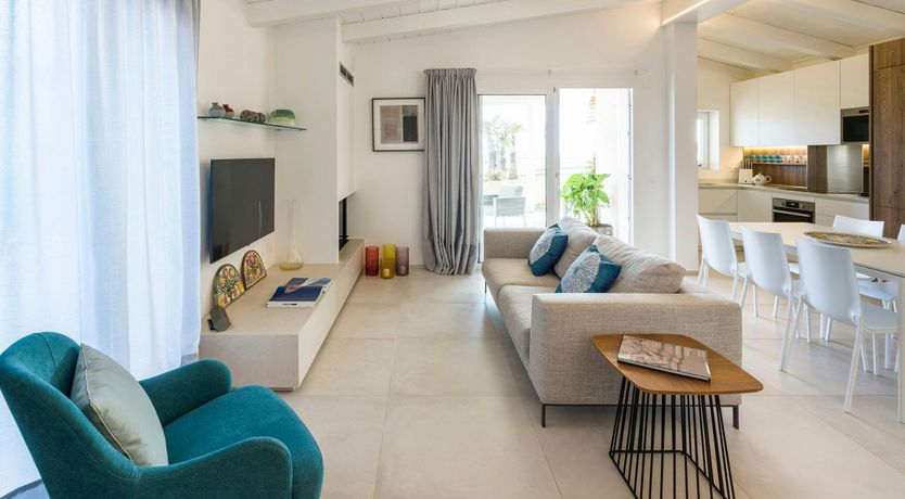 Photo of The Shoreline