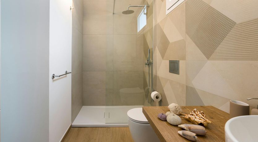 Photo of The Shoreline