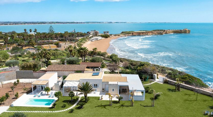 Photo of The Shoreline