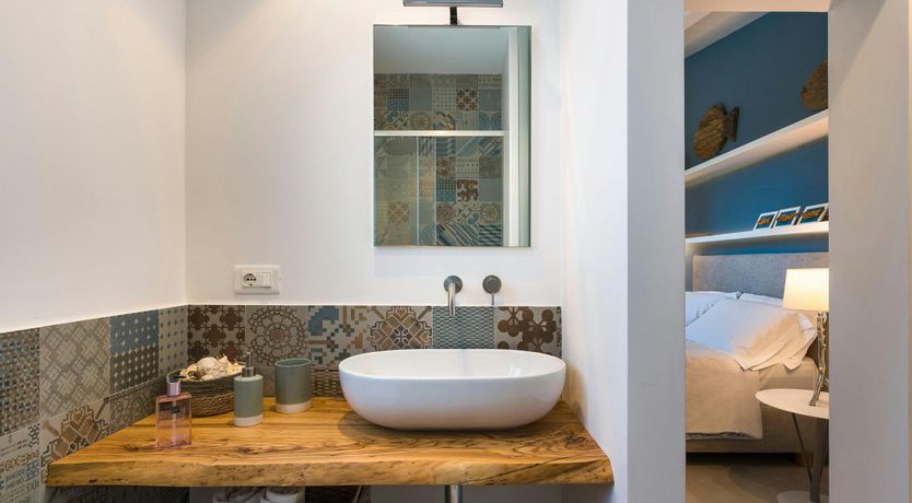 Photo of The Shoreline