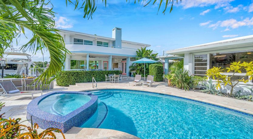 Photo of The Surf's Horizon