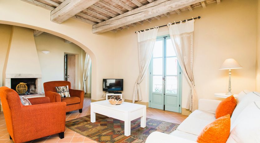 Photo of Pops of Flowers