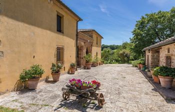 Sweet, Sweet Tuscany Apartment