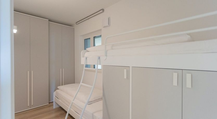 Photo of Waves Hit The Shore