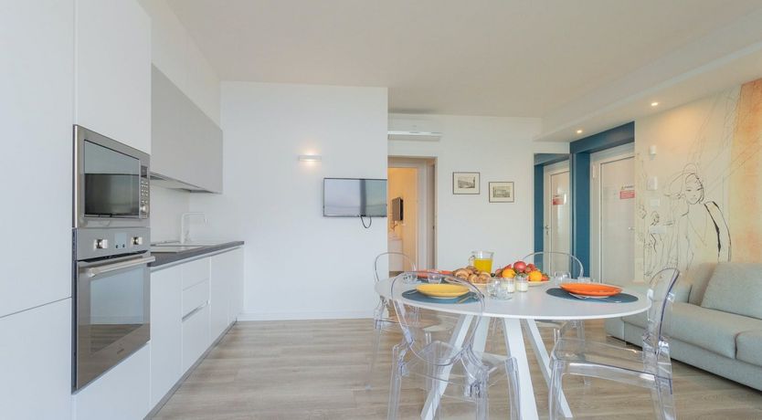 Photo of Waves Hit The Shore