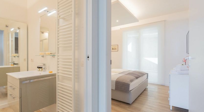 Photo of Waves Hit The Shore