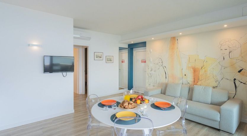 Photo of Waves Hit The Shore