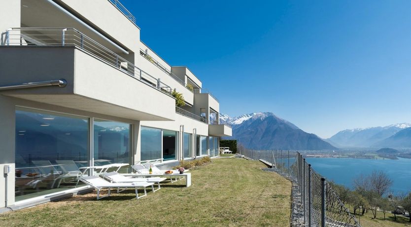 Photo of Waves Hit The Shore