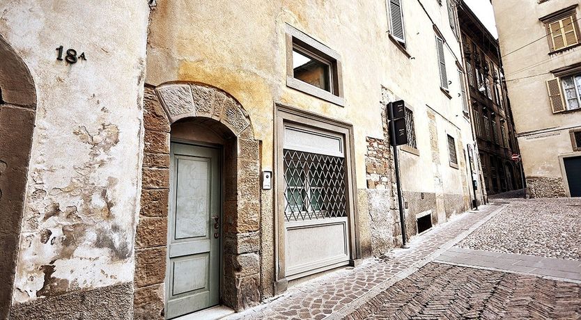 Photo of The King of Glass