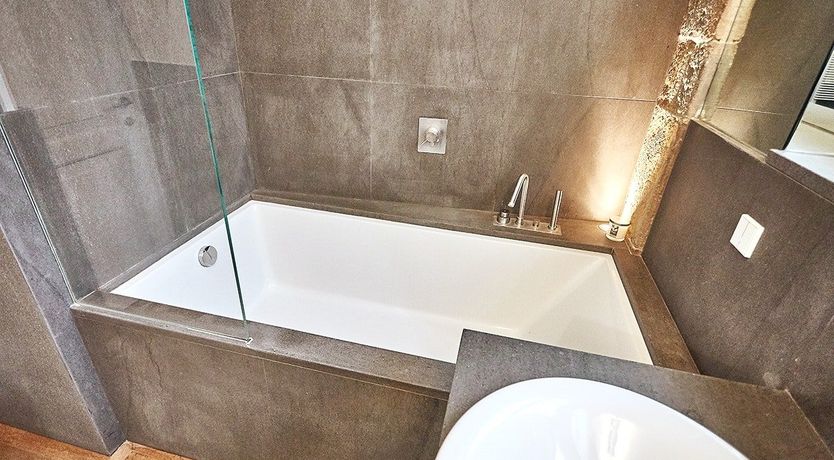 Photo of The King of Glass