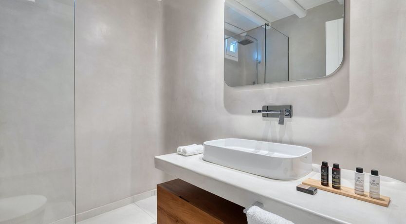 Photo of The Golden Paradise