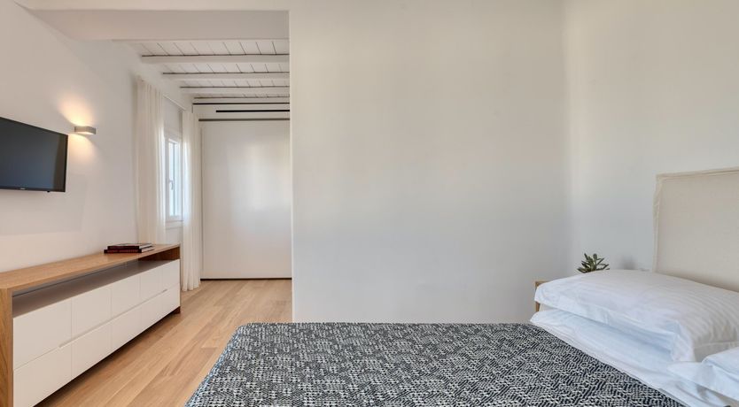 Photo of The Golden Paradise