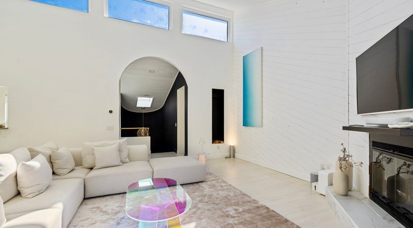 Photo of The Little Sparrow